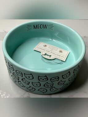 MEOW Cat Bowls 10 Strawberry Faces Pattern Ceramic Medium Water and Food Dish